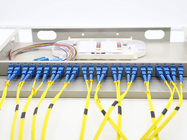 Hộp phối quang ODF là gì? Công dụng, cách dùng và phân loại Hộp phối quang