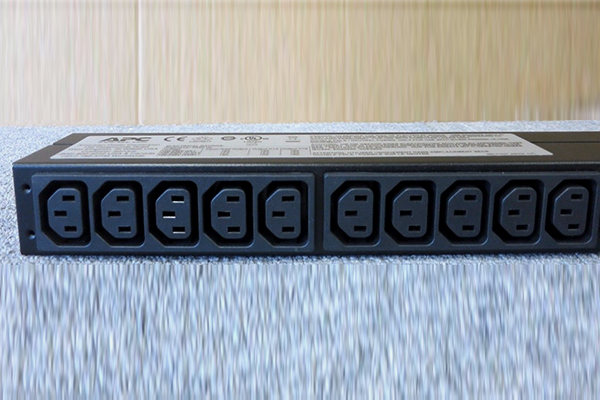 Thanh nguồn PDU AP9559